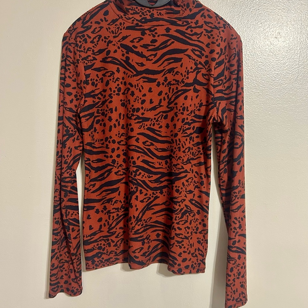 No Boundaries Rust and Black Patterned Top